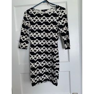 Long sleeved tribal print body con dress